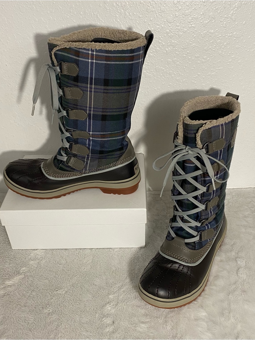 Sorel Tivoli Tall Plaid Lined Waterproof Boots Women’s Size 7
